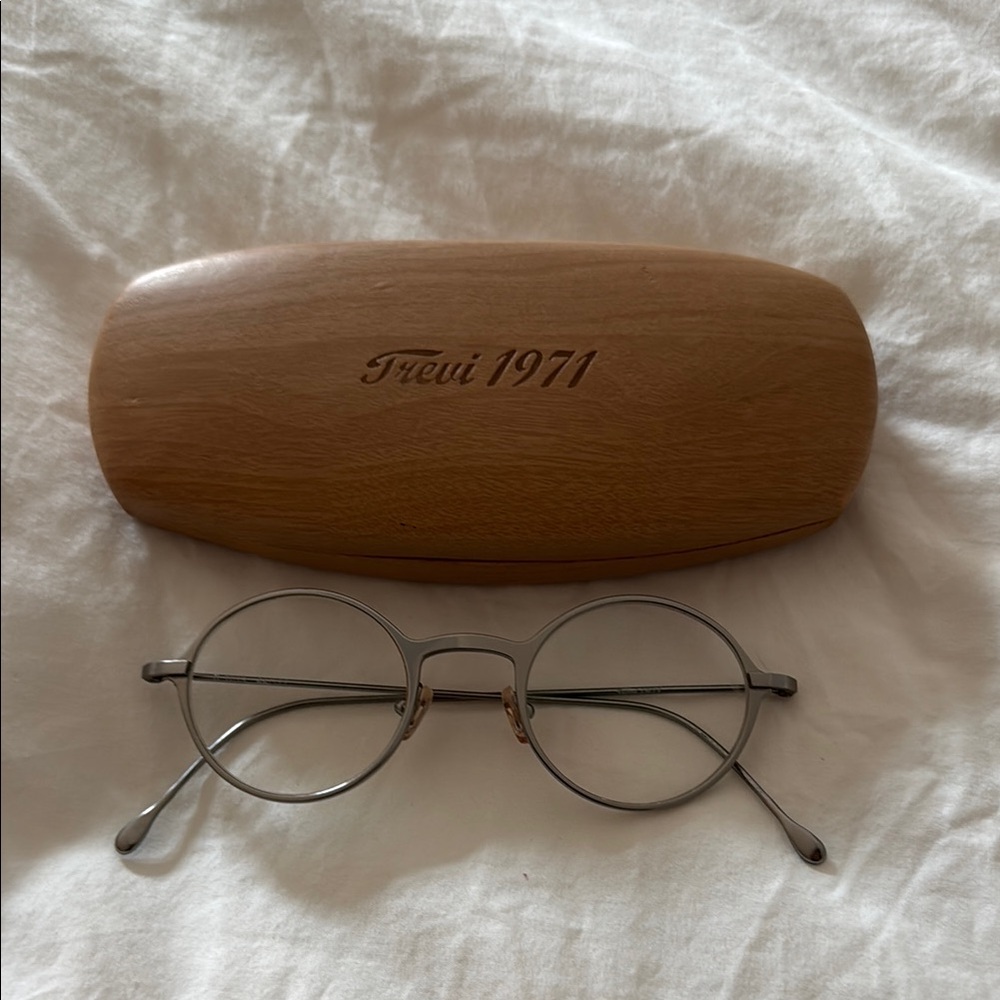 Silver Round Titanium Glasses